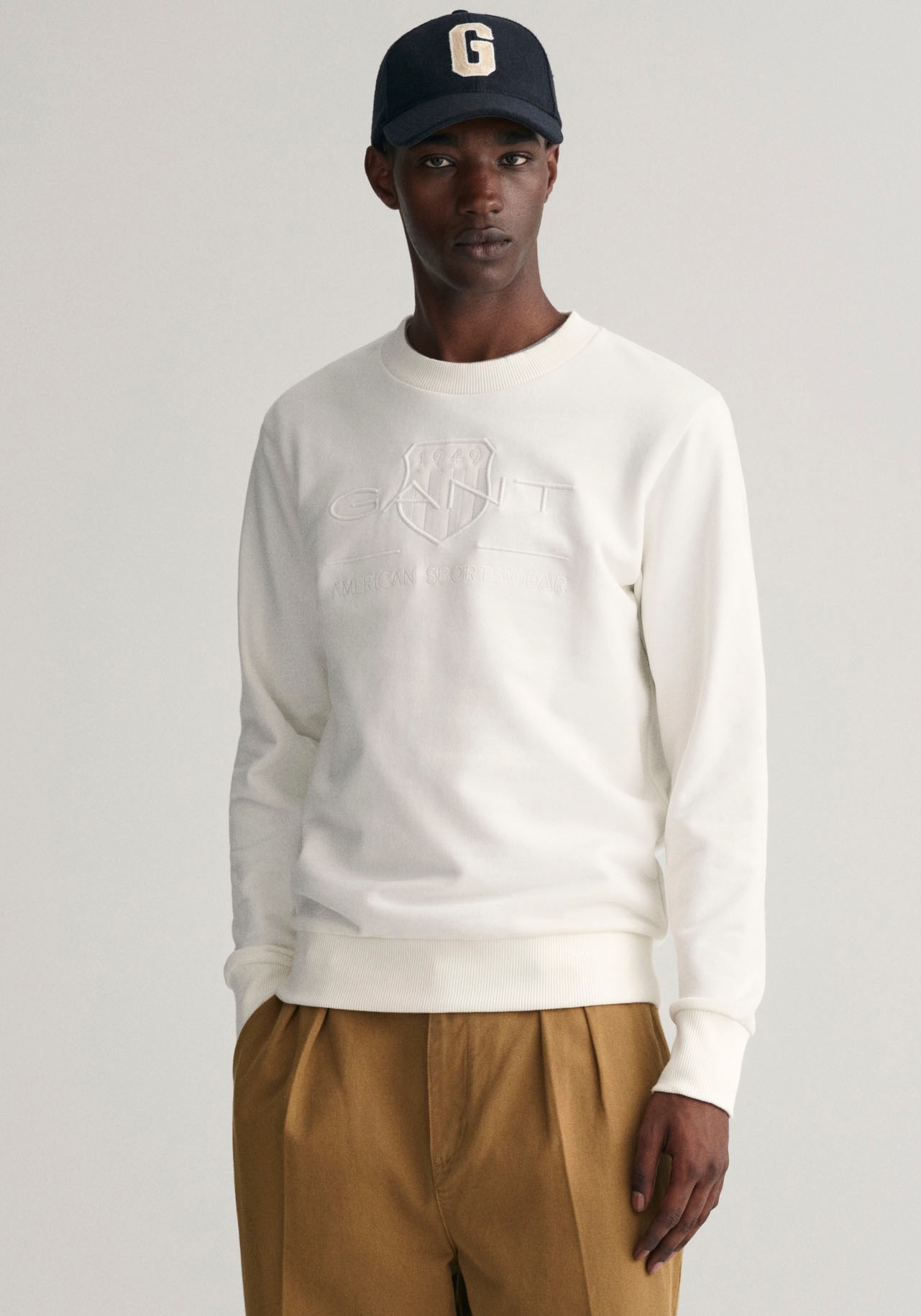 Gant Sweatshirt »D1. TONAL ARCHIVE SHIELD C-NECK«, mit Logostickerei auf der Brust von Gant