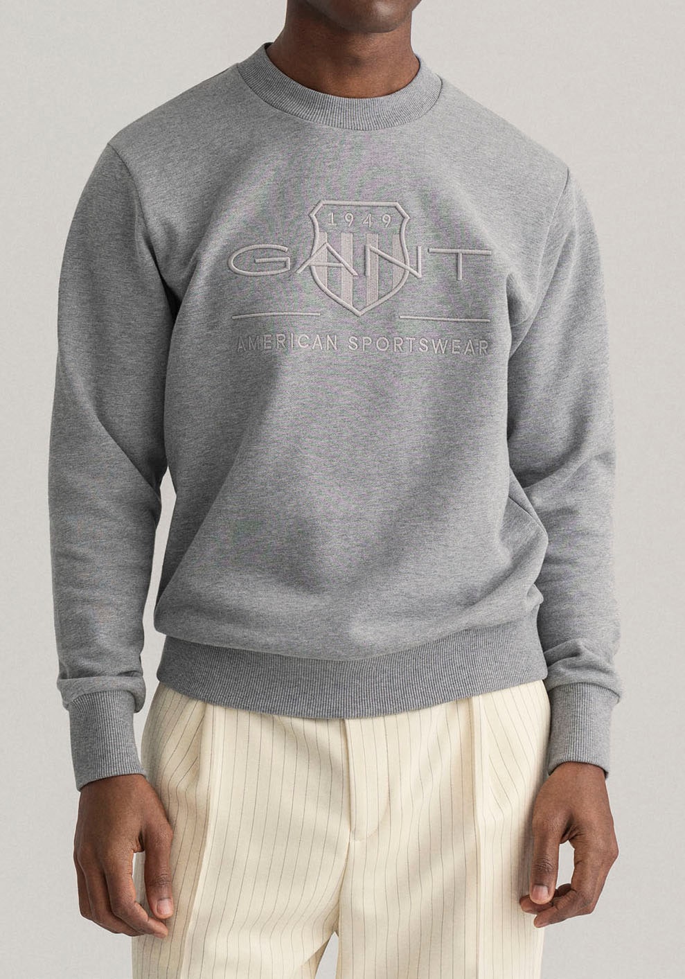 Gant Sweatshirt »D1. TONAL ARCHIVE SHIELD C-NECK«, mit Logostickerei auf der Brust von Gant