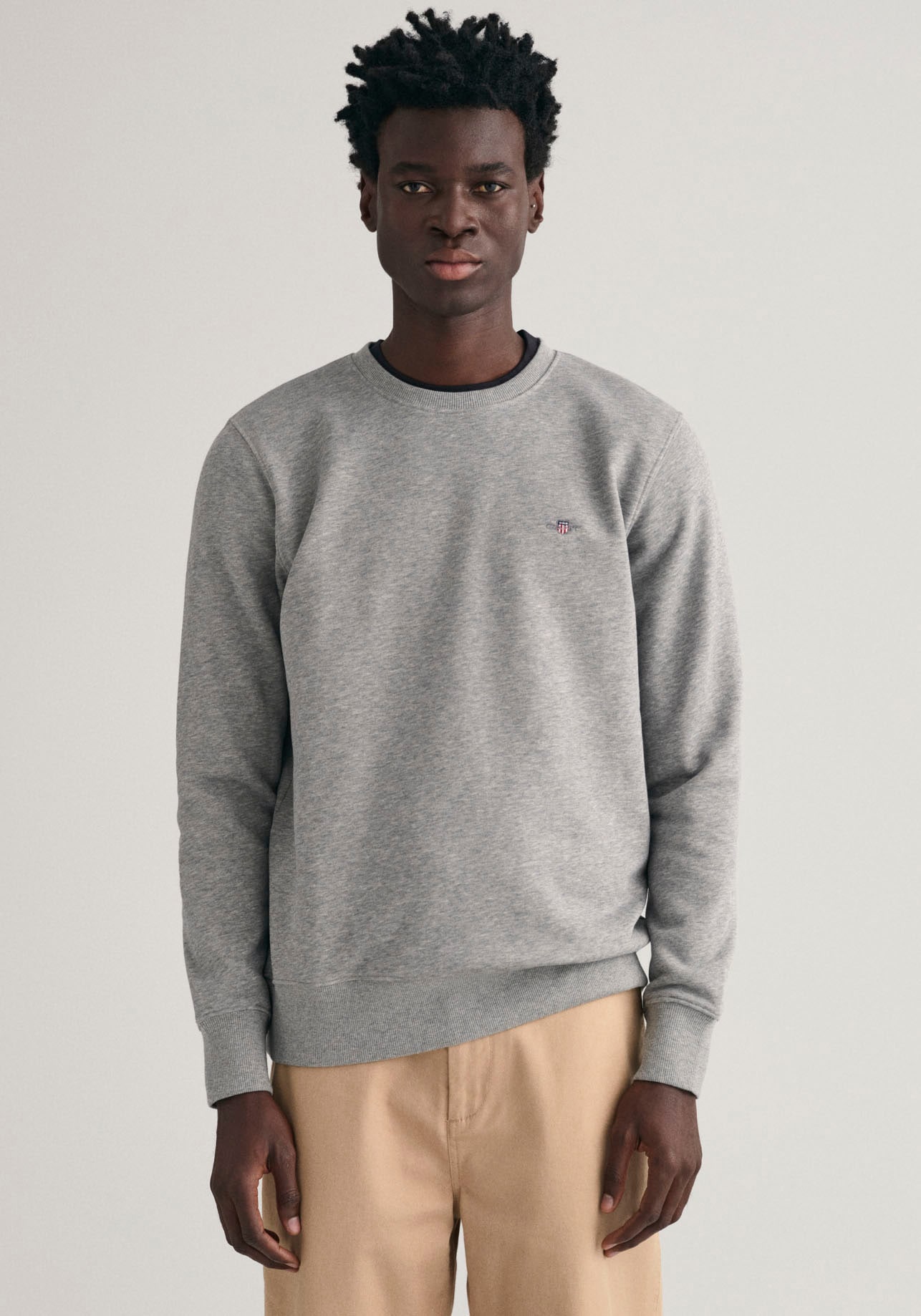 Gant Sweatshirt »REG SHIELD C-NECK SWEAT«, mit Logostickerei auf der Brust Gant Sweatshirt »REG SHIELD C-NECK SWEAT«, mit Logostickerei auf der Brust von Gant