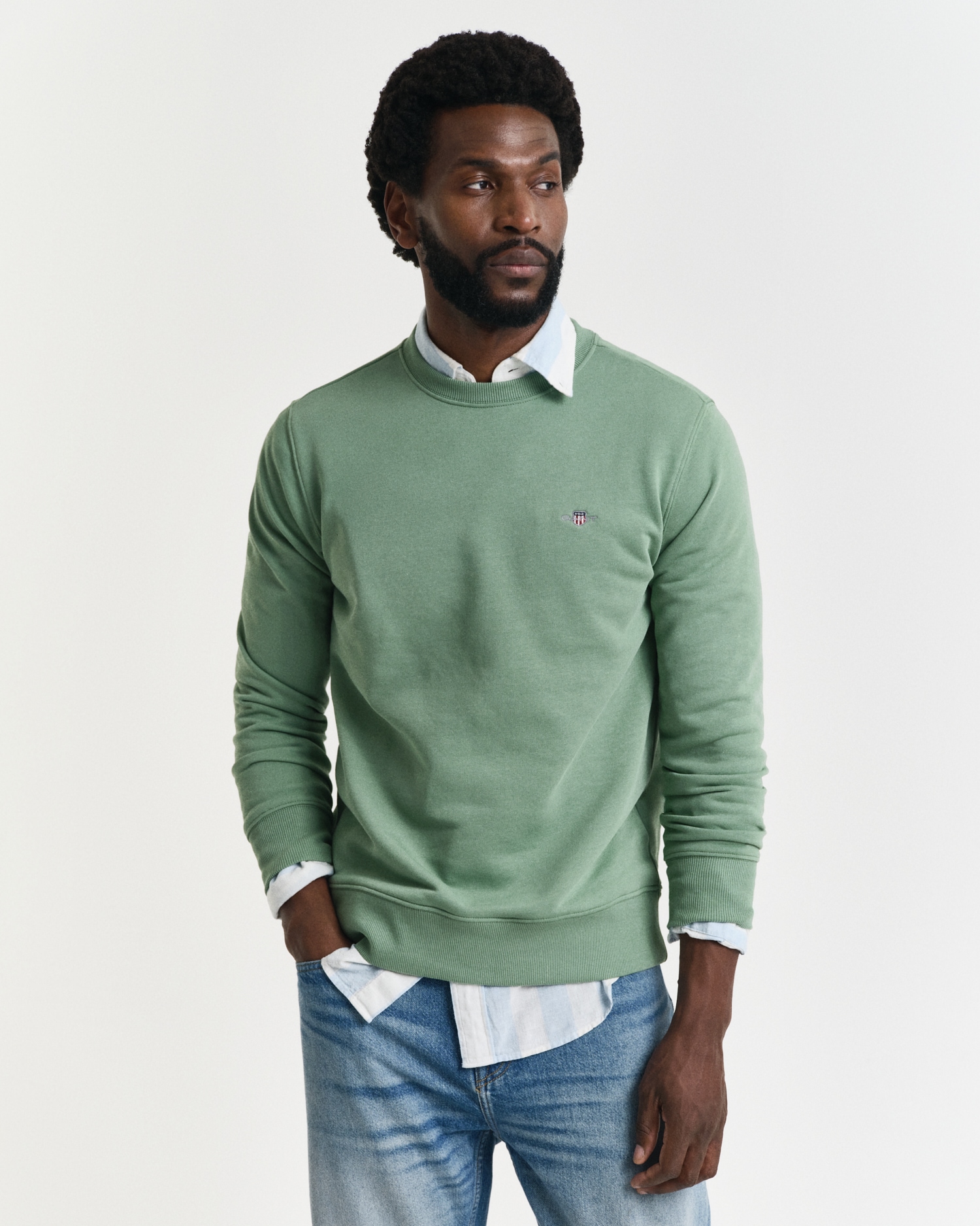 Gant Sweatshirt »REG SHIELD C-NECK SWEAT«, mit Logostickerei auf der Brust von Gant