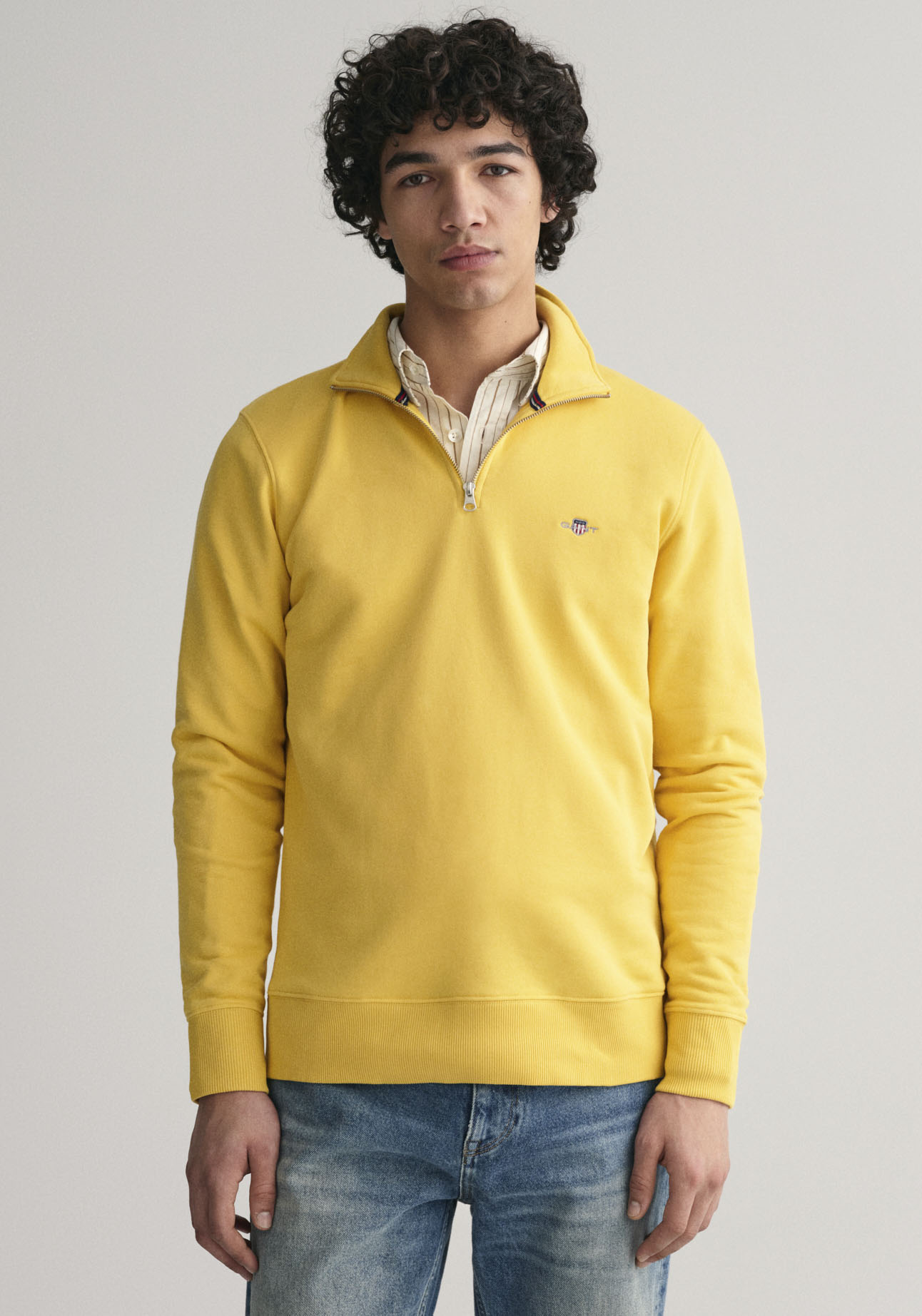 Gant Sweatshirt »REG SHIELD HALF ZIP SWEAT«, mit Logostickerei auf der Brust von Gant