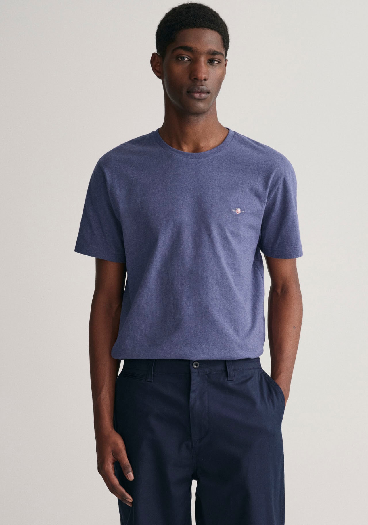 Gant T-Shirt »REG SHIELD SS T-SHIRT«, mit Logostickerei auf der Brust Gant T-Shirt »REG SHIELD SS T-SHIRT«, mit Logostickerei auf der Brust von Gant