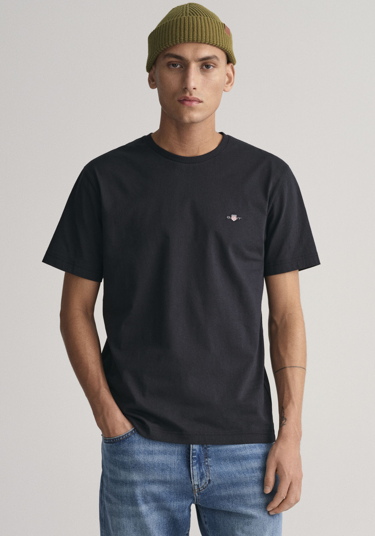 Gant T-Shirt »REG SHIELD SS T-SHIRT«, mit Logostickerei auf der Brust Gant T-Shirt »REG SHIELD SS T-SHIRT«, mit Logostickerei auf der Brust von Gant