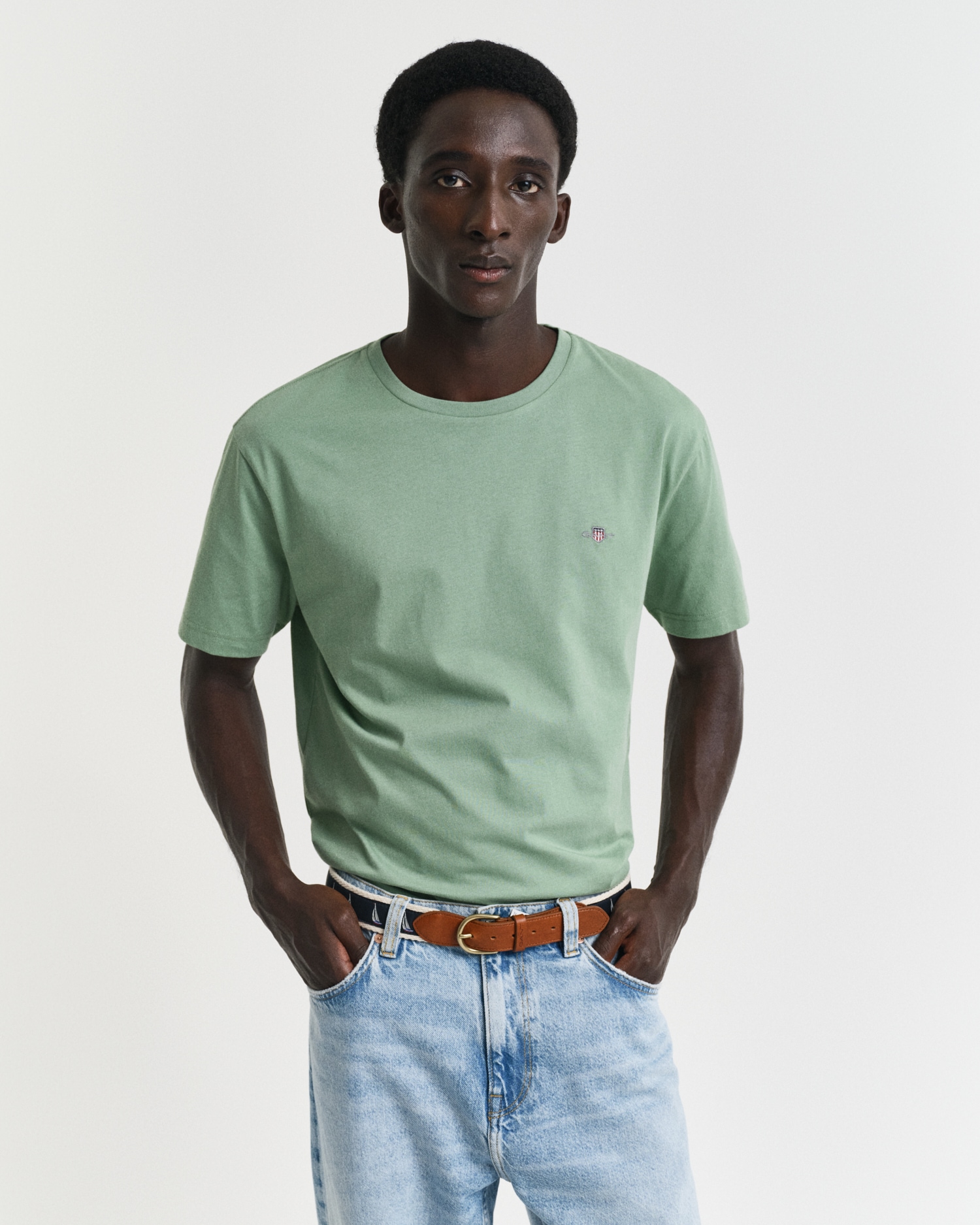Gant T-Shirt »REG SHIELD SS T-SHIRT«, mit Logostickerei auf der Brust Gant T-Shirt »REG SHIELD SS T-SHIRT«, mit Logostickerei auf der Brust von Gant