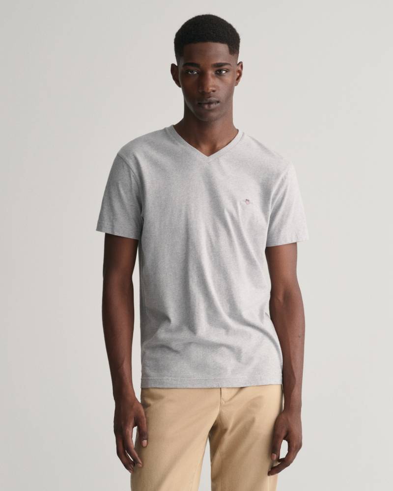 Gant T-Shirt »SLIM SHIELD V-NECK T-SHIRT«, mit einer kleinen Logostickerei auf der Brust von Gant