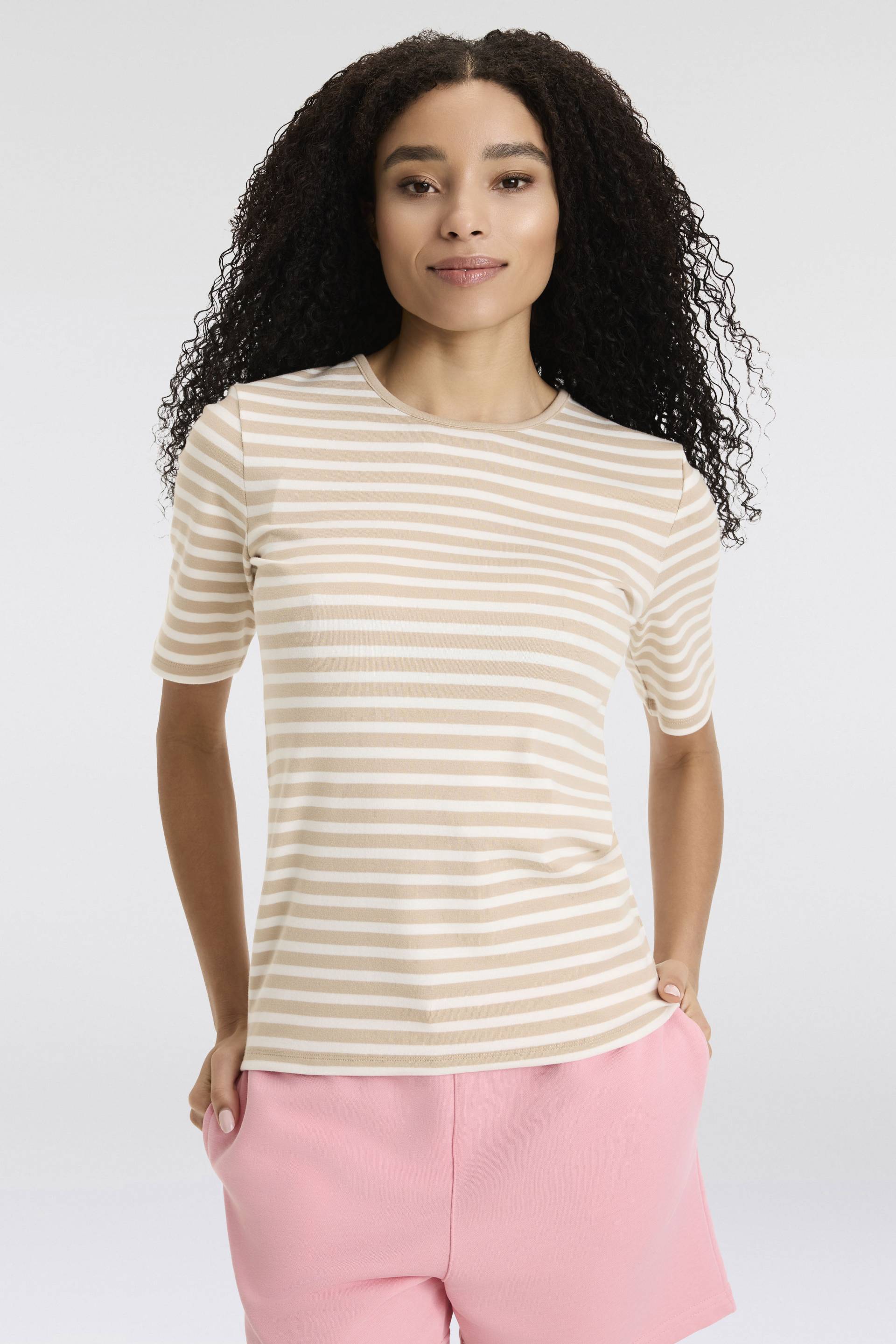 Gant T-Shirt »SLIM STRIPED 1X1 RIBBED KA T-SHIRT«, mit dezentem Logoschriftzug am Ärmelabschluss von Gant