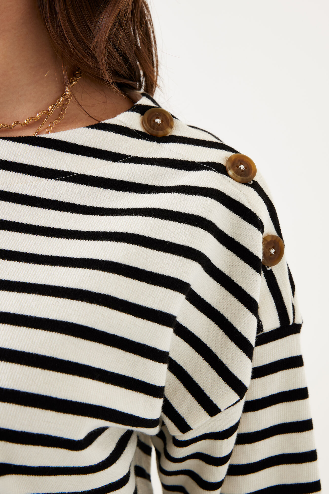 Garcia Sweatshirt, mit Knopf-Detail an der Schulter Garcia Sweatshirt, mit Knopf-Detail an der Schulter von Garcia