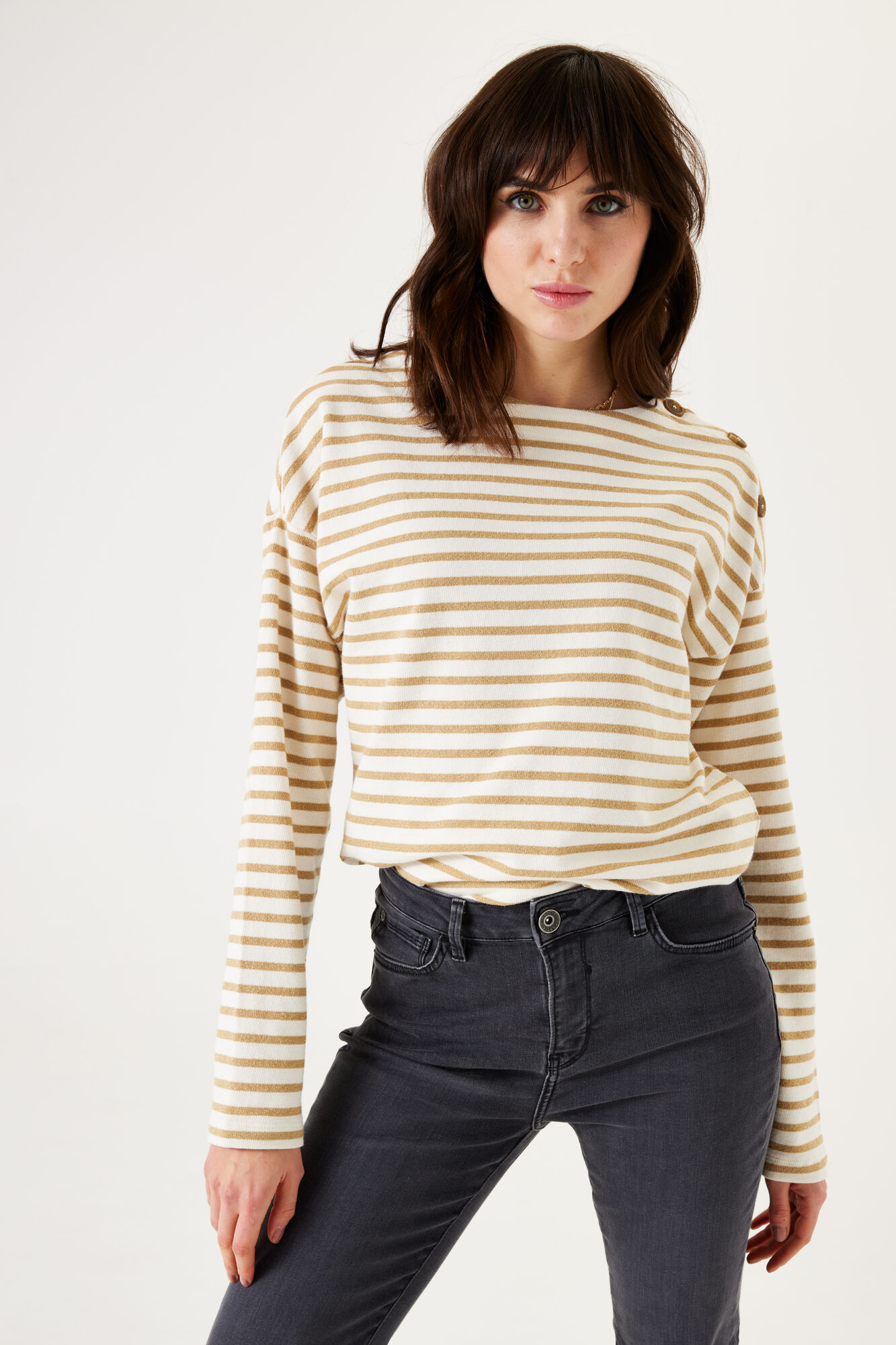 Garcia Sweatshirt, mit Knopf-Detail an der Schulter Garcia Sweatshirt, mit Knopf-Detail an der Schulter von Garcia