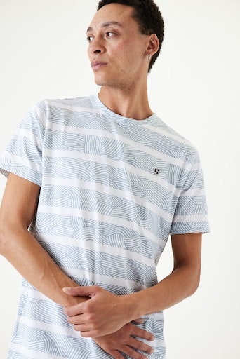 Garcia T-Shirt »AOP stripe«, Logoprägung an der Brust von Garcia
