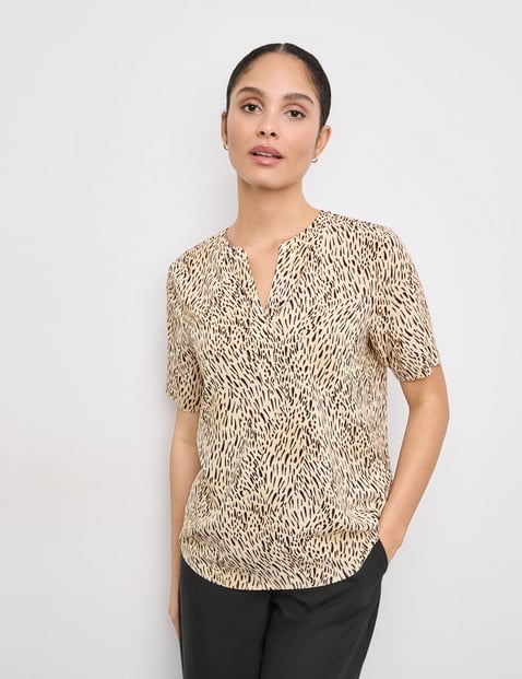 GERRY WEBER Damen Blusenshirt mit Tunika-Ausschnitt 66cm Halber Arm Viskose Beige gemustert von Gerry Weber