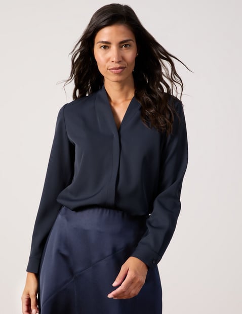 GERRY WEBER Damen Fließende Bluse mit dekorativen Falten 66cm Langarm V-Ausschnitt Blau von Gerry Weber