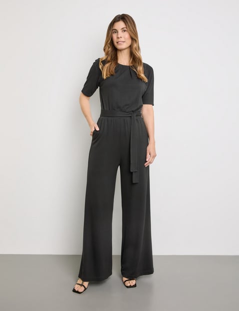 GERRY WEBER Damen Fließender Jumpsuit mit Taillenband Halber Arm Rundhals Viskose Schwarz von Gerry Weber