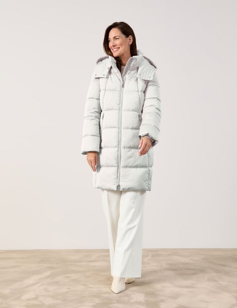 GERRY WEBER Damen Kurzer Steppmantel mit abnehmbarer Kapuze 90cm Langarm Stehkragen 2-Wege-Reißverschluss Beige von Gerry Weber