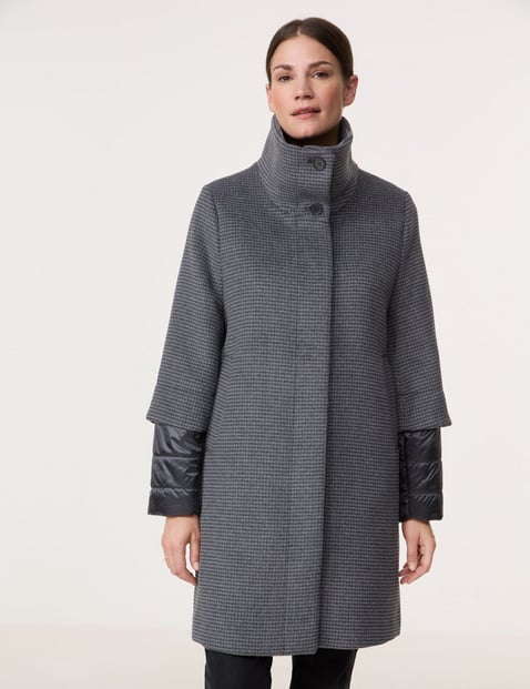 GERRY WEBER Damen Kurzmantel mit Material-Patch 90cm Langarm Stehkragen Knopfverschluss|Verdeckte Druckknopfleiste Grau kariert von Gerry Weber