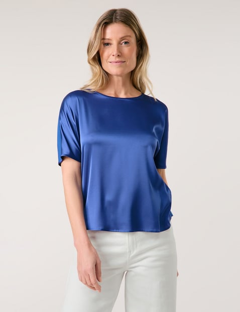 GERRY WEBER Damen Lässiges Blusenshirt mit Material-Patch 62cm Kurzarm Rundhals Viskose, Blau von Gerry Weber