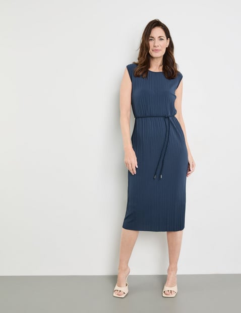 GERRY WEBER Damen Plisseekleid mit Kordel-Taillenband Ärmellos Rundhals Blau von Gerry Weber