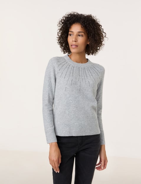 GERRY WEBER Damen Strickpullover mit Ziersteinchen Langarm Rundhals Silber von Gerry Weber