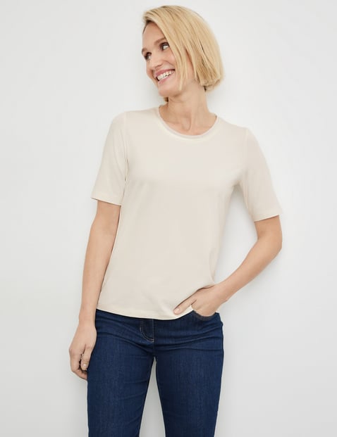 GERRY WEBER Damen T-Shirt mit dekorativer Ausschnittblende 62cm Halber Arm Rundhals Modal Weiss von Gerry Weber