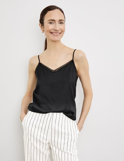 GERRY WEBER Damen Top mit Material-Patch 62cm Ärmellos V-Ausschnitt Baumwolle Schwarz von Gerry Weber