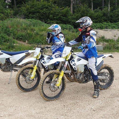 1 Tag Motocross Fahren Für Frauen Mit Schweizermeister Unisex von Geschenkidee