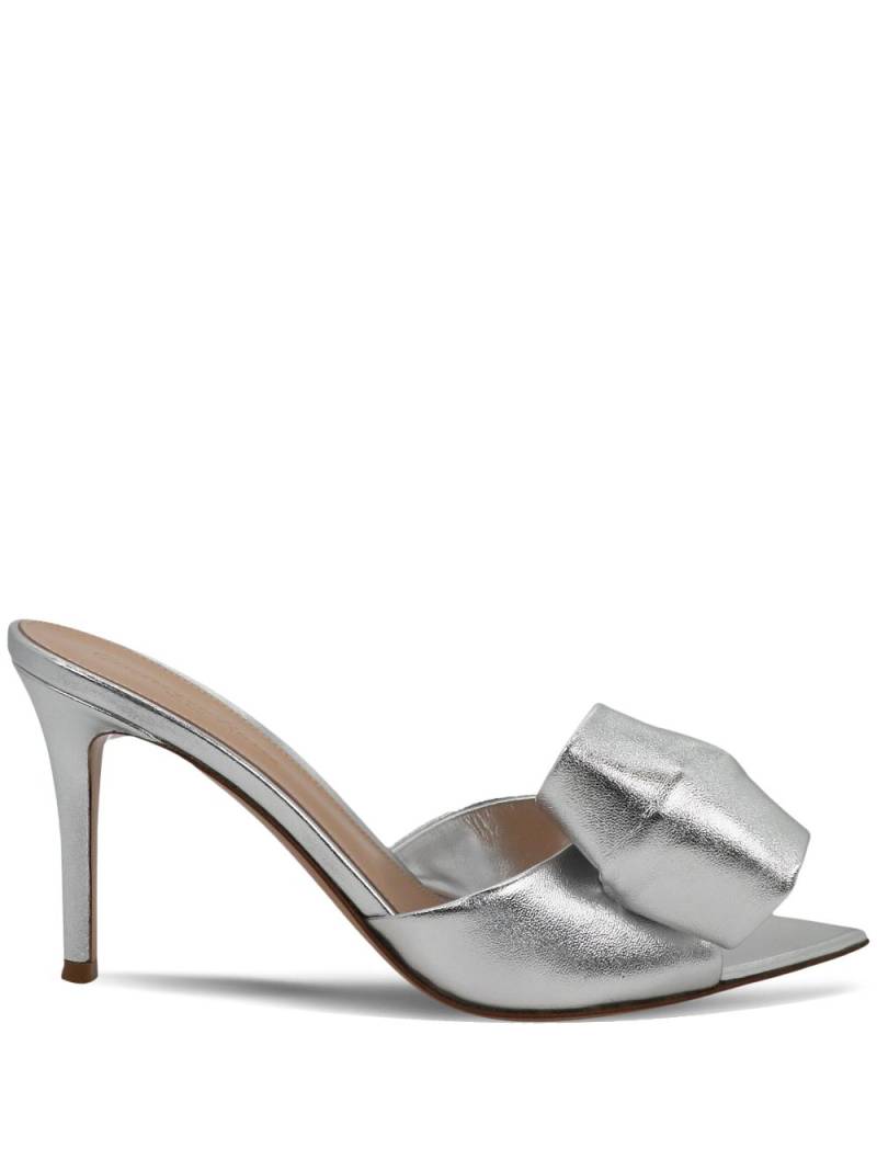 Gianvito Rossi Bow metallic heeled mules - Grey von Gianvito Rossi