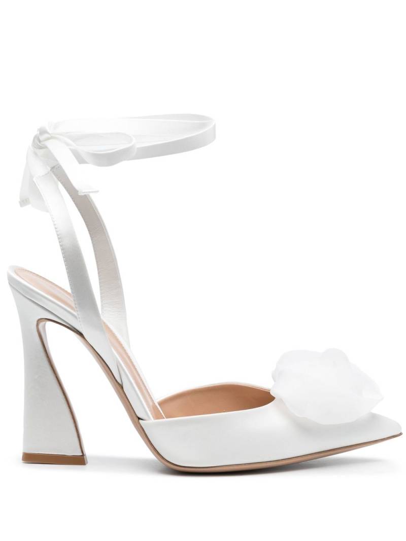 Gianvito Rossi flower-detailing pointed-toe pumps - White von Gianvito Rossi