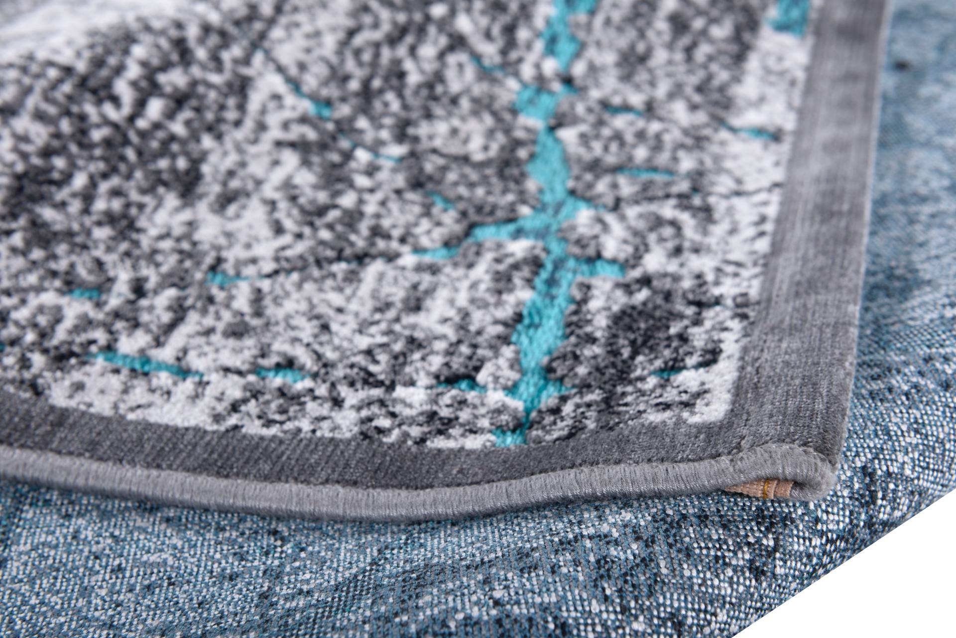 Gino Falcone Teppich »Orelia 103«, rechteckig, 7 mm Höhe, Kurzflor, modernes Design, mit leichtem Glanz, Wohnzimmer Gino Falcone Teppich »Orelia 103«, rechteckig, 7 mm Höhe, Kurzflor, modernes Design, mit leichtem Glanz, Wohnzimmer von Gino Falcone