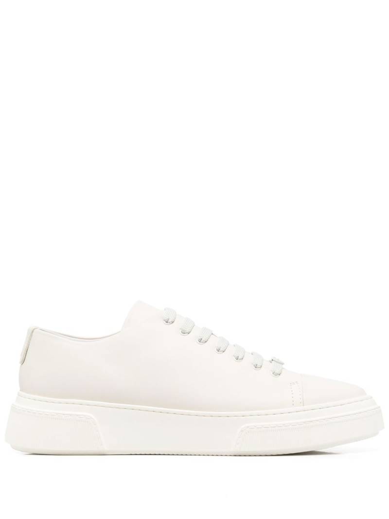 Giorgio Armani lace-up low-top sneakers - White von Giorgio Armani