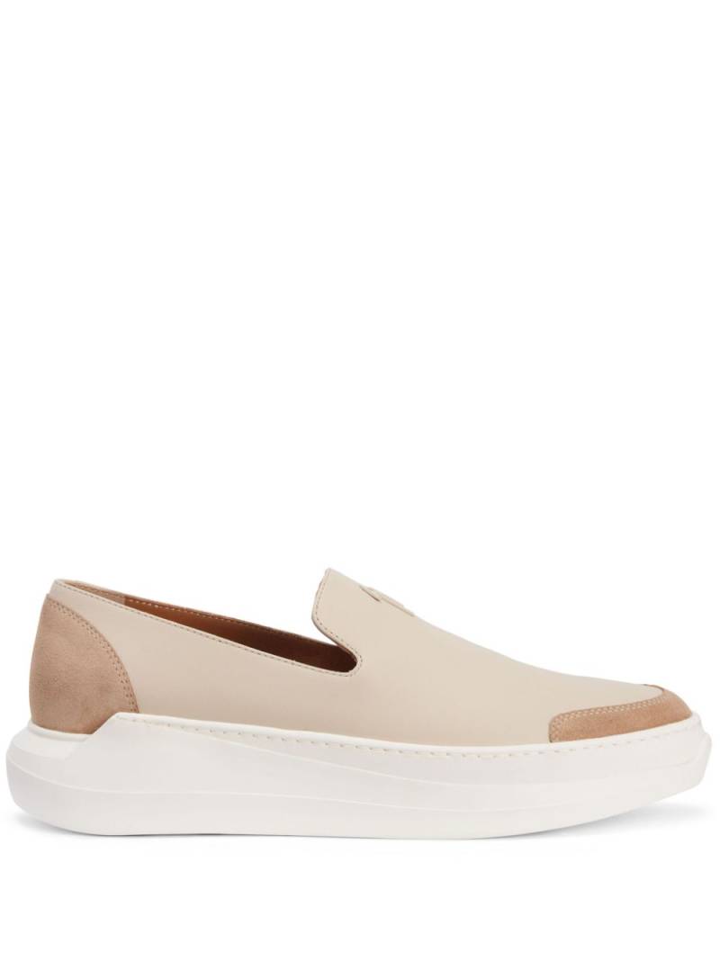 Giuseppe Zanotti Conley logo-lettering loafers - Neutrals von Giuseppe Zanotti