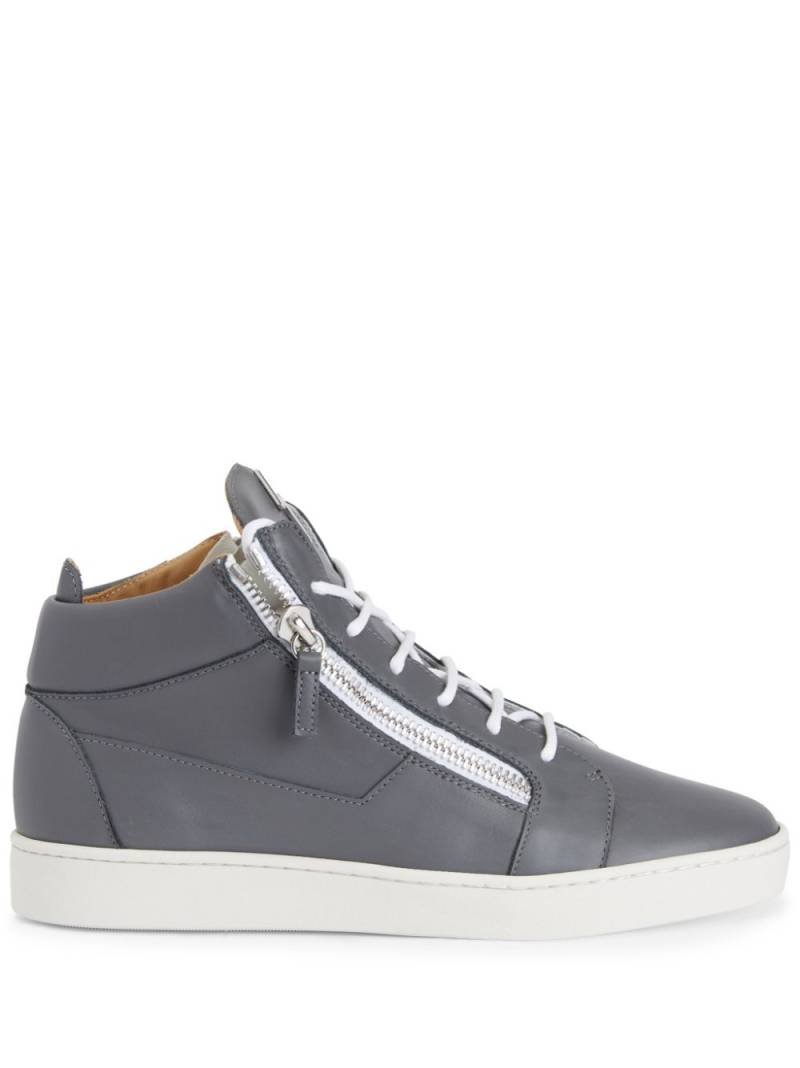 Giuseppe Zanotti Frankie logo-plaque sneakers - Grey von Giuseppe Zanotti