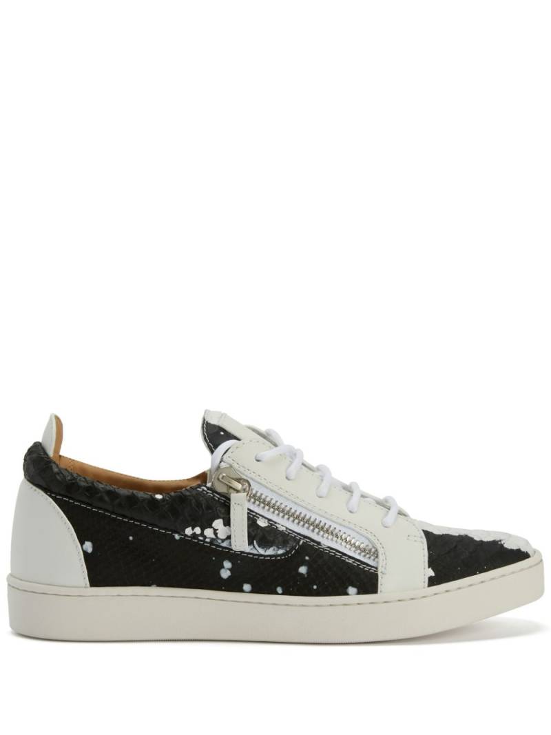 Giuseppe Zanotti Frankie panelled low-top sneakers - Black von Giuseppe Zanotti