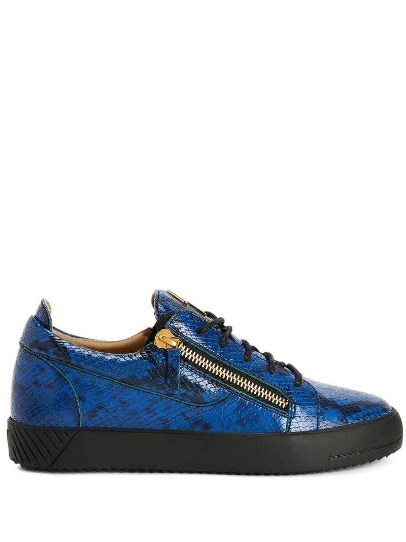 Giuseppe Zanotti Frankie snakeskin low-top sneakers - Blue von Giuseppe Zanotti