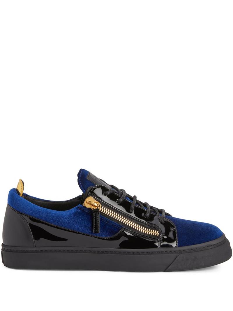 Giuseppe Zanotti Frankie velvet-panel sneakers - Blue von Giuseppe Zanotti