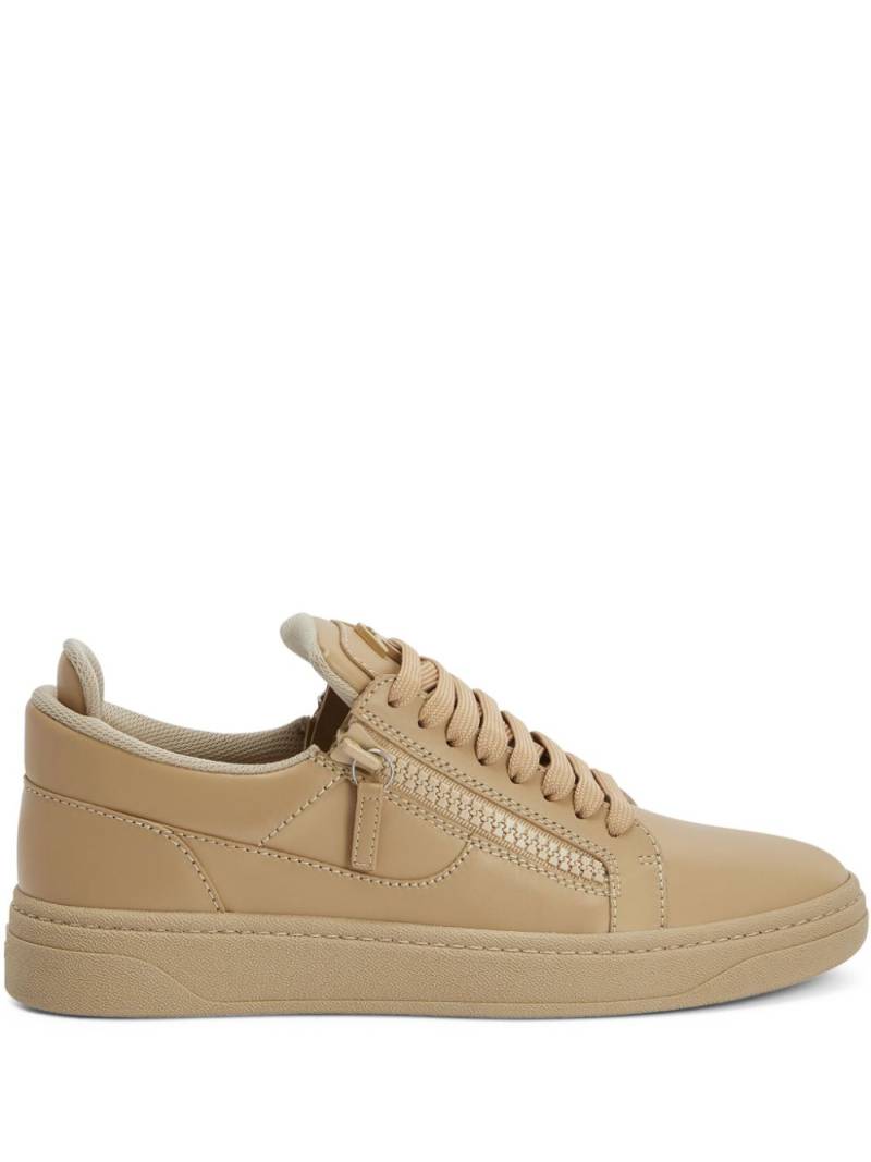 Giuseppe Zanotti GZ94 logo-plaque leather sneakers - Neutrals von Giuseppe Zanotti