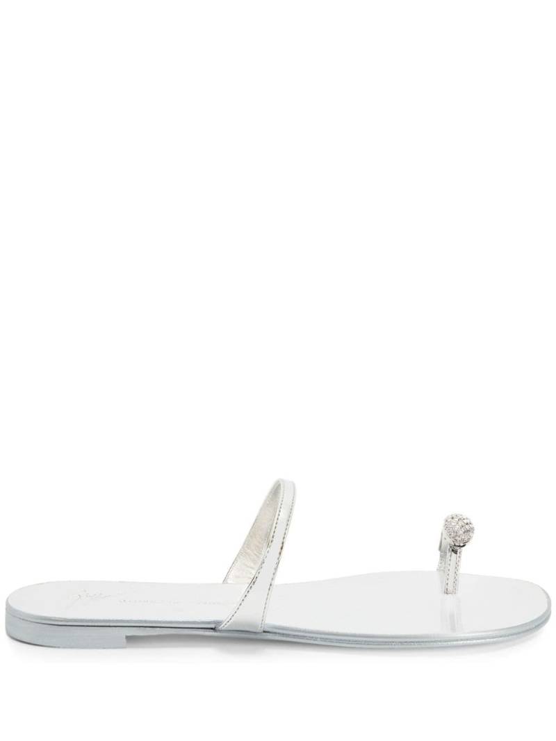 Giuseppe Zanotti Ring embellished toe-loop flat sandals - Silver von Giuseppe Zanotti