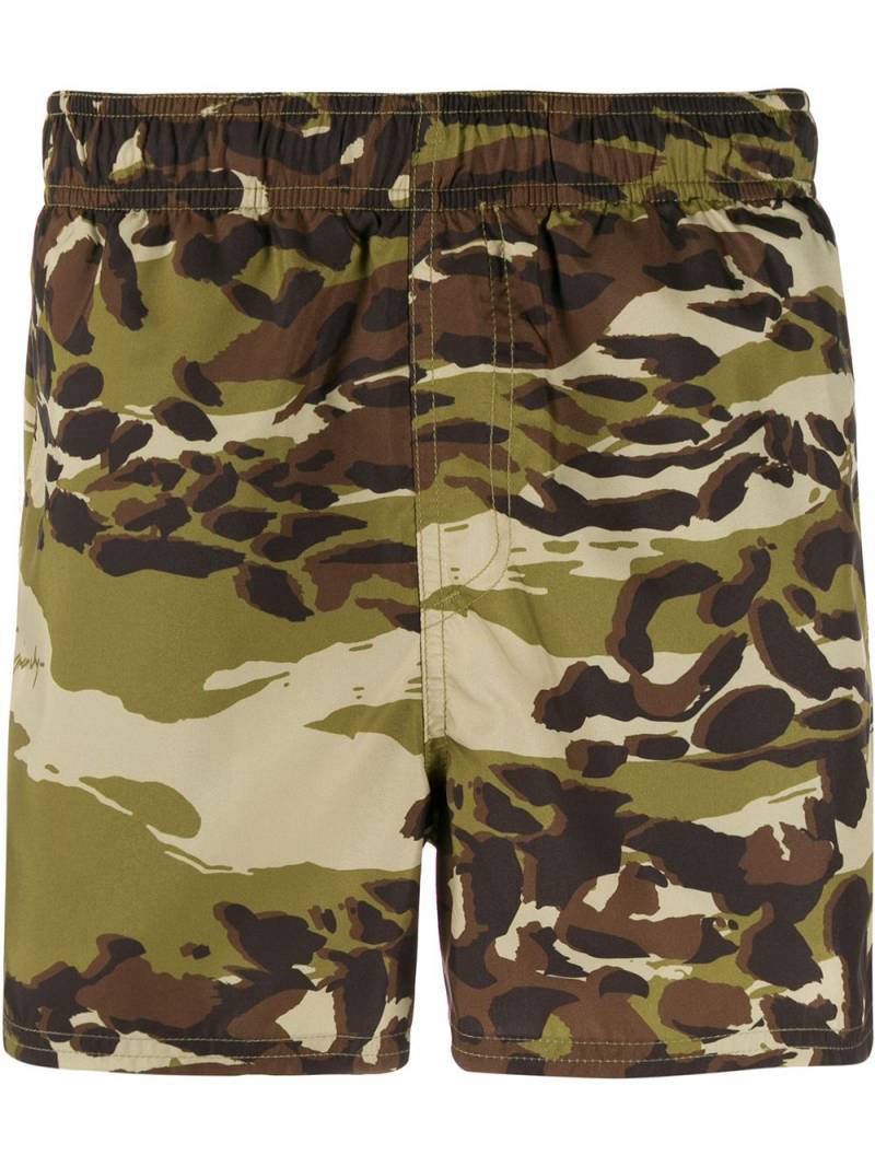 Givenchy camouflage-print swim shorts - Green von Givenchy