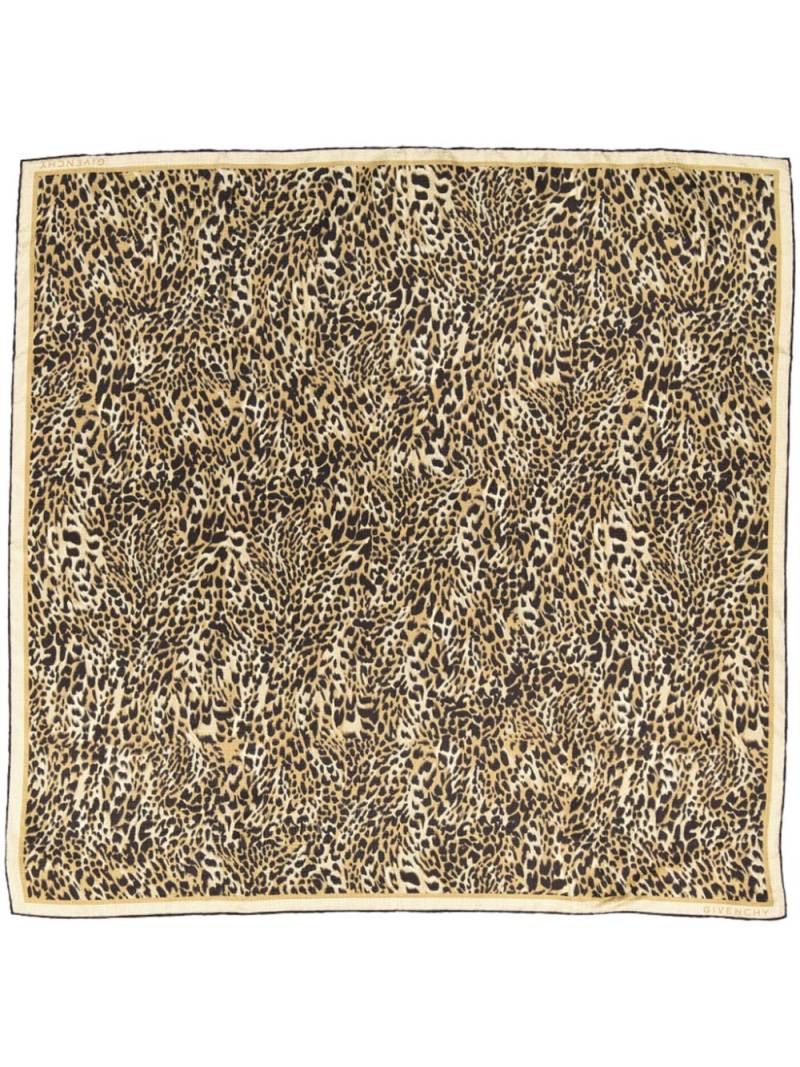 Givenchy leopard-print scarf - Neutrals von Givenchy