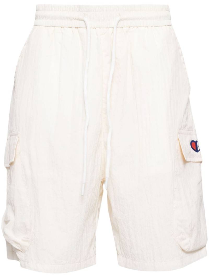 Ground Zero crinkled logo-print cargo shorts - White von Ground Zero