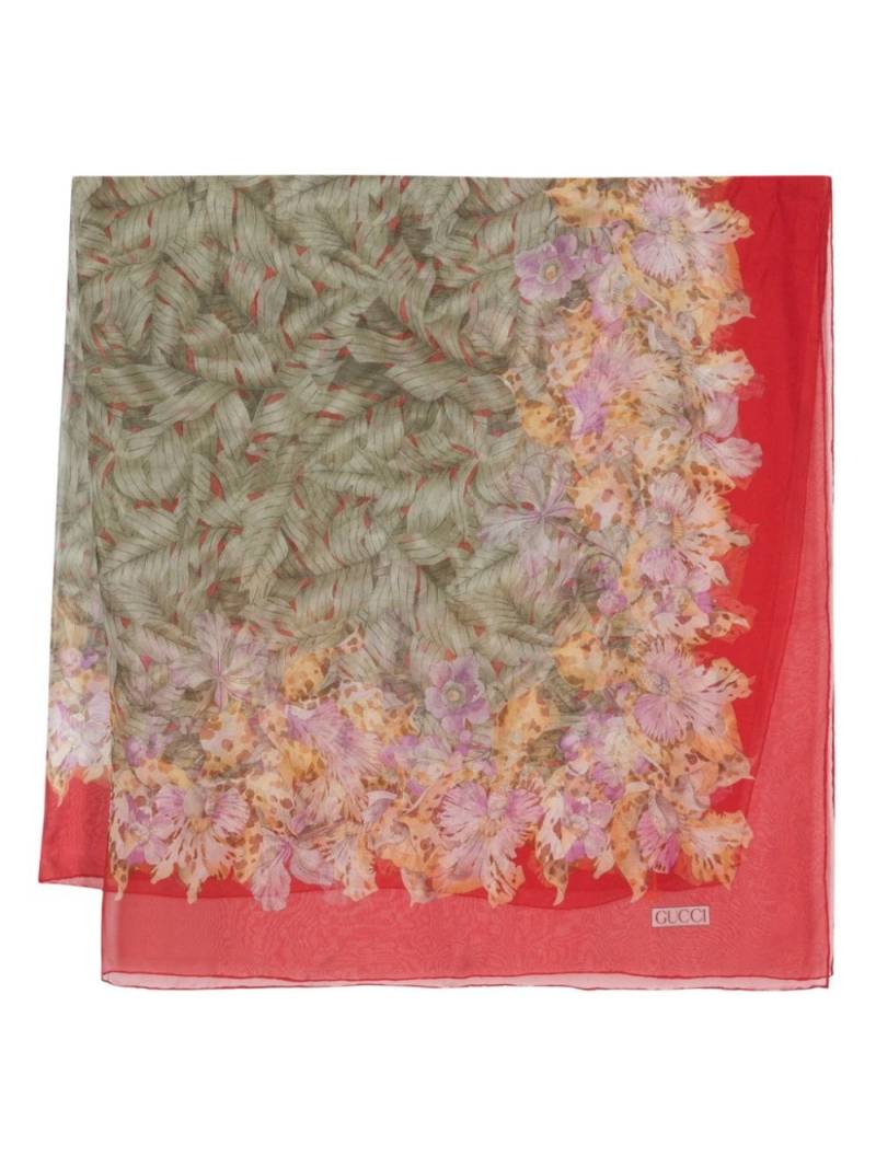 Gucci Pre-Owned leaf-print chiffon silk scarf - Red von Gucci Pre-Owned