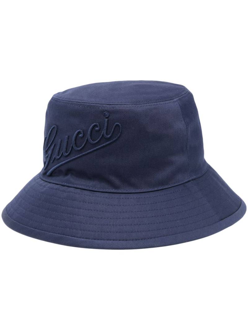 Gucci logo-embroidered bucket hat - Blue von Gucci