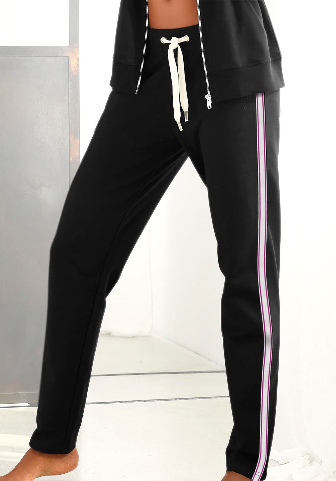 H.I.S Homewearhose, -Loungehose mit seitlichen Streifen und Eingrifftaschen, Loungewear H.I.S Homewearhose, -Loungehose mit seitlichen Streifen und Eingrifftaschen, Loungewear von H.I.S