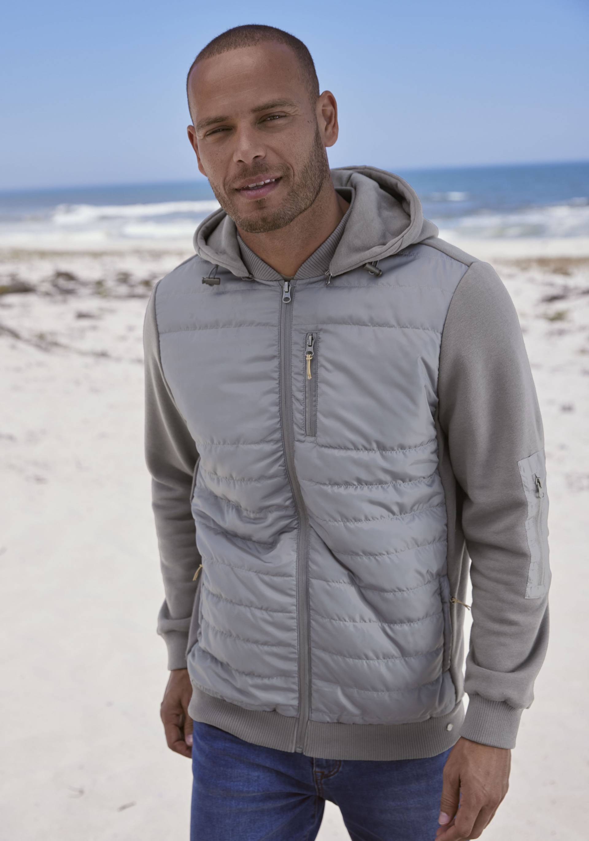 H.I.S Kapuzensweatjacke, im vorderen Bereich gesteppt, mit abnehmbarer Kapuze H.I.S Kapuzensweatjacke, im vorderen Bereich gesteppt, mit abnehmbarer Kapuze von H.I.S