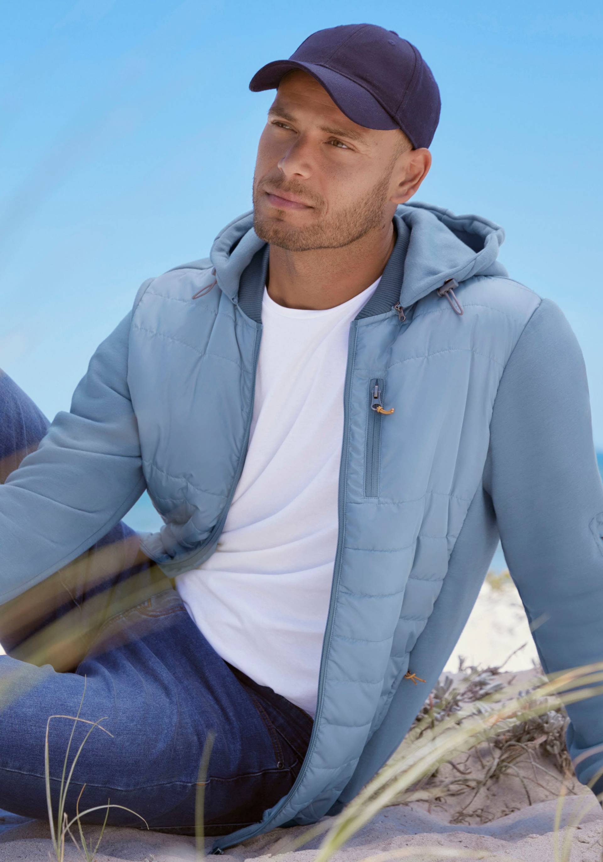 H.I.S Kapuzensweatjacke, im vorderen Bereich gesteppt, mit abnehmbarer Kapuze H.I.S Kapuzensweatjacke, im vorderen Bereich gesteppt, mit abnehmbarer Kapuze von H.I.S