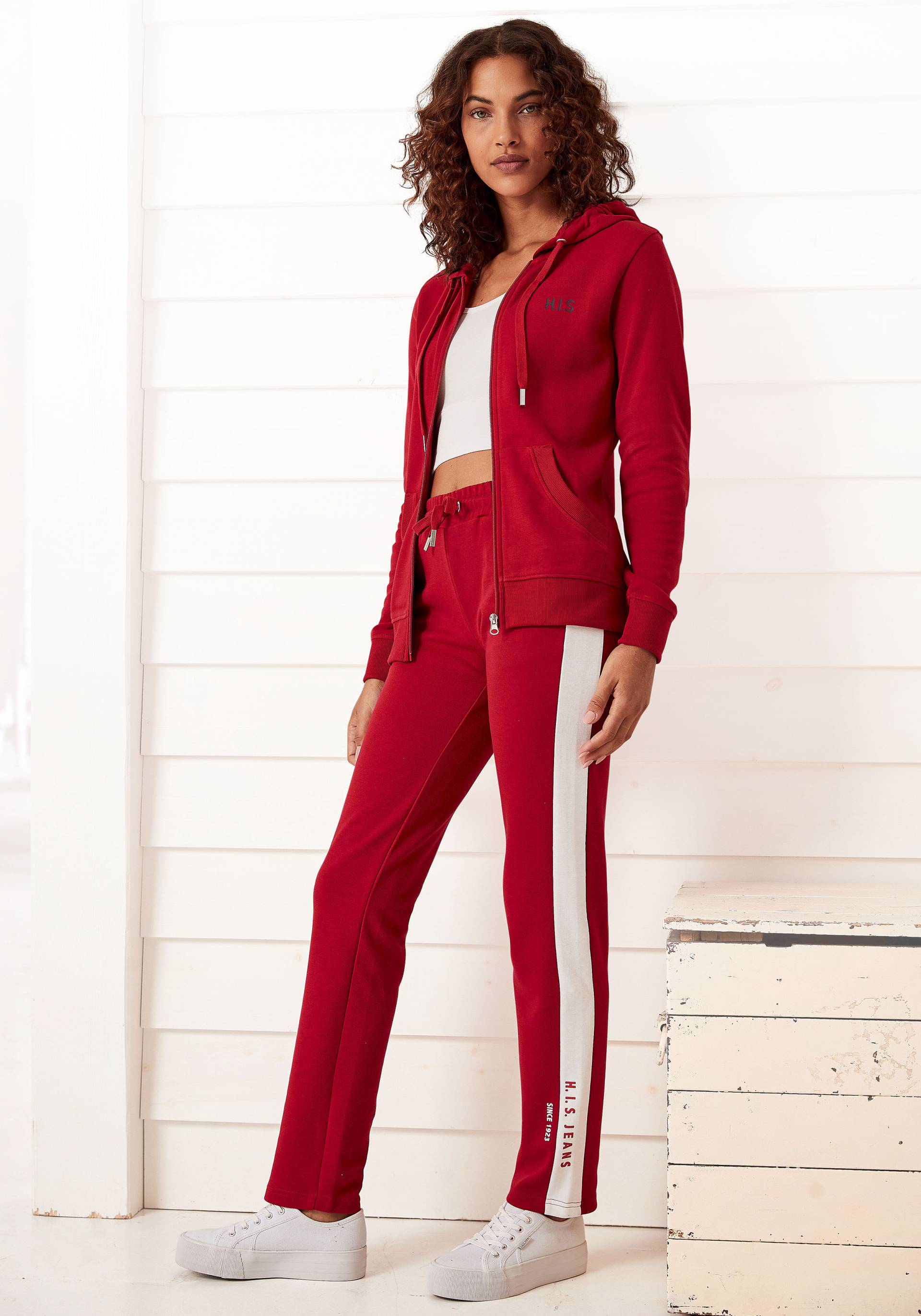 H.I.S Kapuzensweatjacke, Loungejacke mit Kapuze und seitlichen Taschen, Loungewear H.I.S Kapuzensweatjacke, Loungejacke mit Kapuze und seitlichen Taschen, Loungewear von H.I.S