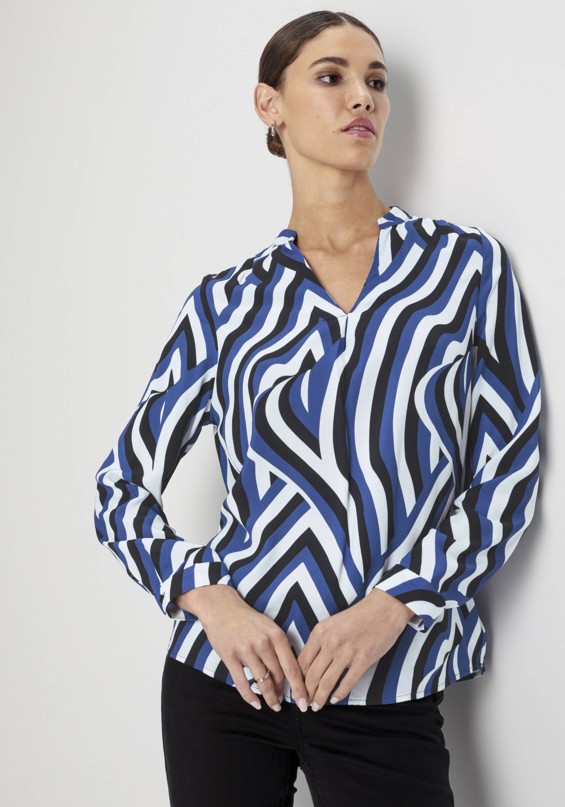 HECHTER PARIS Klassische Bluse, mit elegantem V-Ausschnitt - NEUE KOLLEKTION HECHTER PARIS Klassische Bluse, mit elegantem V-Ausschnitt - NEUE KOLLEKTION von HECHTER PARIS