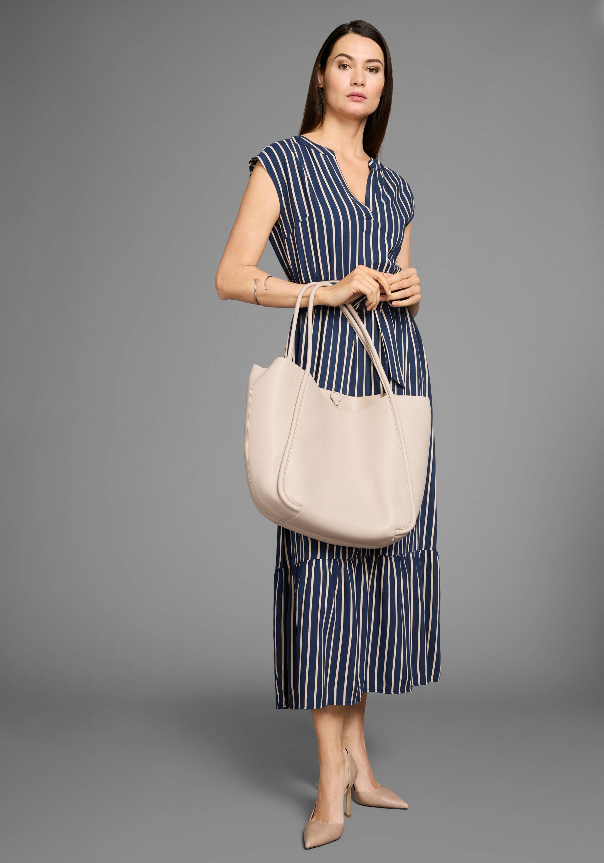 HECHTER PARIS Midikleid, mit Bindeband - NEUE KOLLEKTION HECHTER PARIS Midikleid, mit Bindeband - NEUE KOLLEKTION von HECHTER PARIS