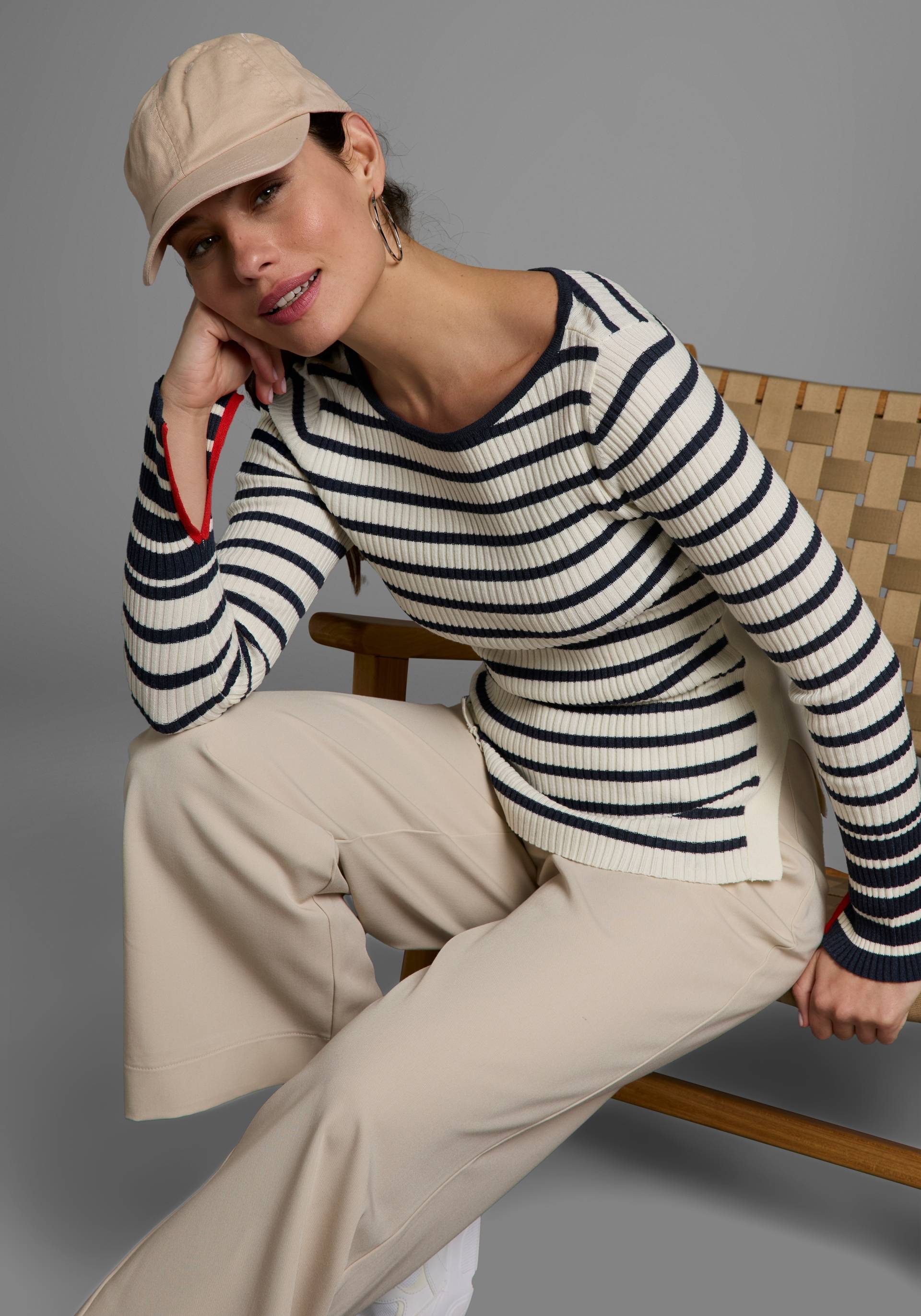 HECHTER PARIS Strickpullover, mit stilvollem Seitenschlitz HECHTER PARIS Strickpullover, mit stilvollem Seitenschlitz von HECHTER PARIS
