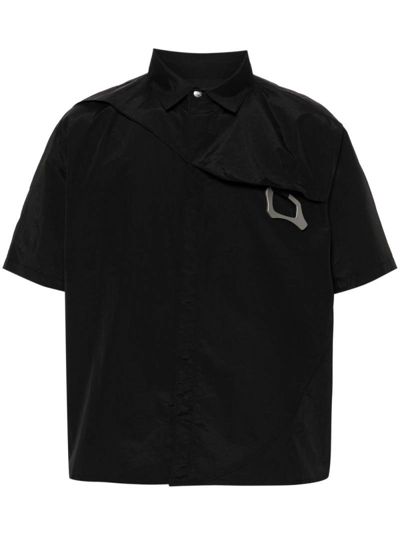 HELIOT EMIL carabiner-detail short-sleeve shirt - Black von HELIOT EMIL