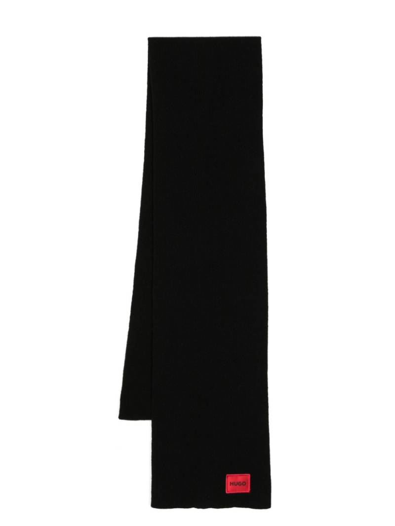 HUGO logo-patch knitted scarf - Black von HUGO