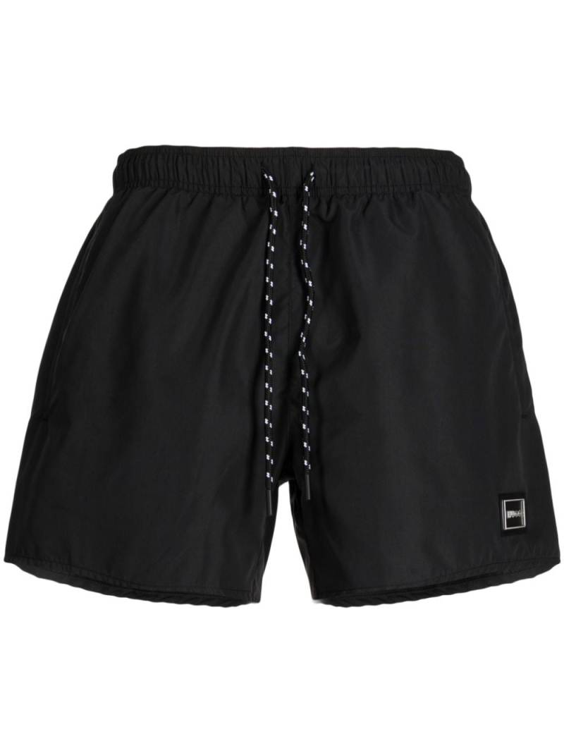 HUGO logo-plaque drawstring shorts - Black von HUGO